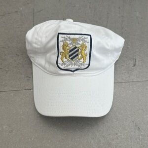 Ballcap with crest